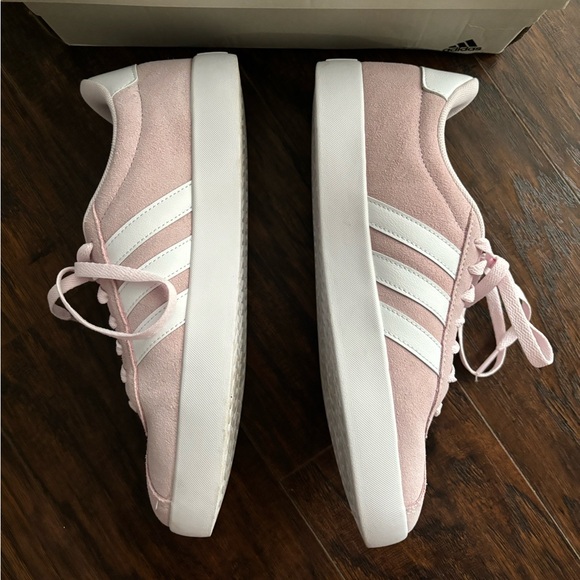 adidas Size 9 Court Sneakers - Picture 5 of 6